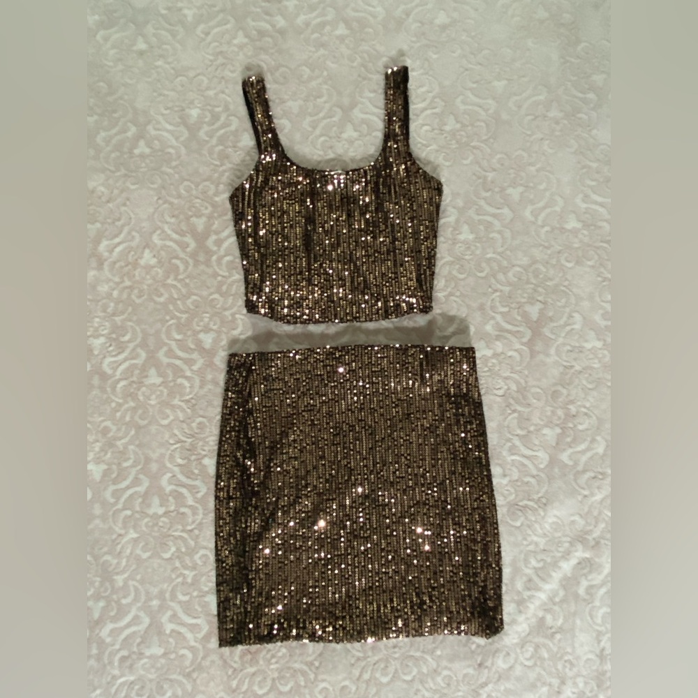 Bozzolo Sequin Crop Tank & Skirt Set,
Medium, Worn Once